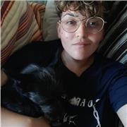 Adapto mis clases al nivel de cada alumno buscando siempre el interés que tienen para tener unas clases más efectivas.